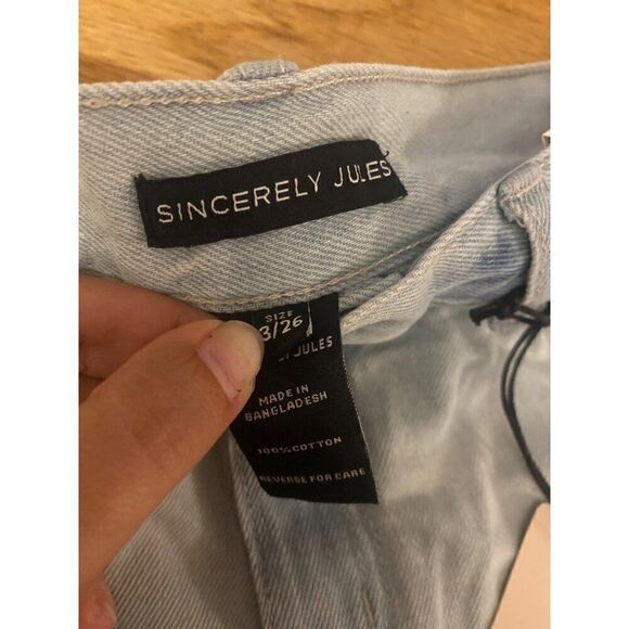 NWT Sincerely Jules The Baggy Short junior light wash distressed shorts sz 3/26 - Picture 5 of 8
